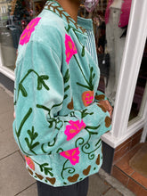 Lade das Bild in den Galerie-Viewer, Samt Jacke
