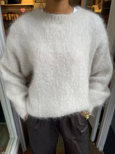 Lade das Bild in den Galerie-Viewer, Mohair Strickpullover beige
