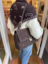 Lade das Bild in den Galerie-Viewer, Tasche Wildleder
