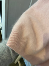 Lade das Bild in den Galerie-Viewer, Strickpullover rosa
