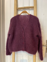 Lade das Bild in den Galerie-Viewer, Mohair Strickjacke beere
