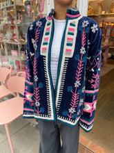 Lade das Bild in den Galerie-Viewer, Samt Jacke
