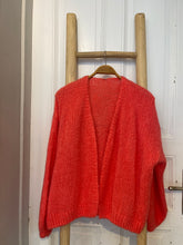 Lade das Bild in den Galerie-Viewer, Strickjacke coral

