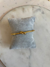 Lade das Bild in den Galerie-Viewer, Armreif knoten
