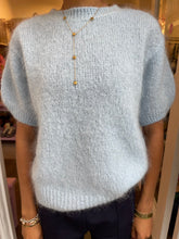 Lade das Bild in den Galerie-Viewer, Kurzarm Pullover hellblau
