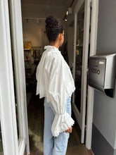 Lade das Bild in den Galerie-Viewer, Spitzenbluse
