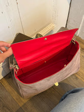 Lade das Bild in den Galerie-Viewer, Tasche Wildleder
