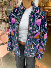 Lade das Bild in den Galerie-Viewer, Samt Jacke
