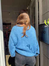 Lade das Bild in den Galerie-Viewer, Strickjacke 2.0 Blau
