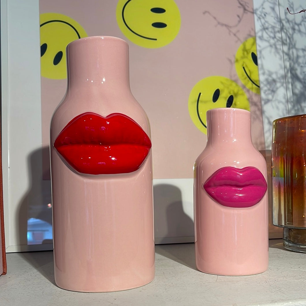 Kiss Vase